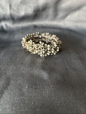 Floral Cluster Silver-Tone Stretch Bracelet